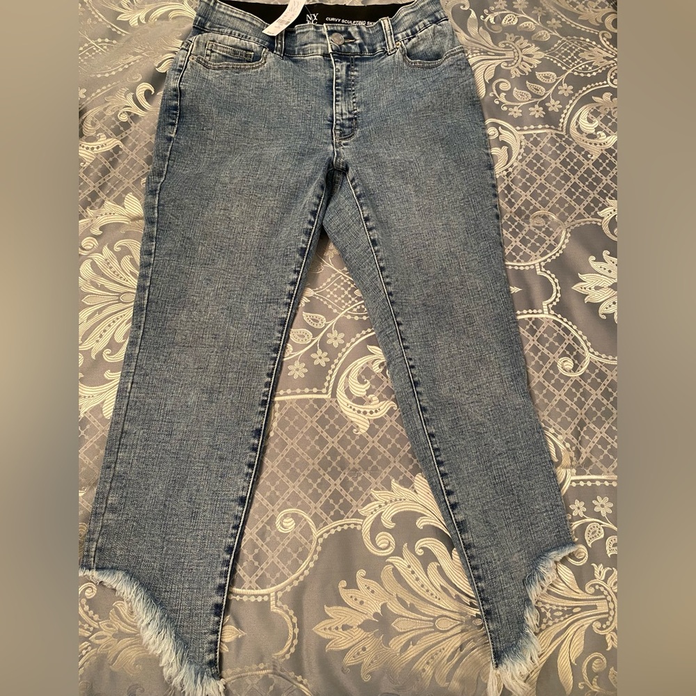 Petite Mya Curvy High-Waisted Sculpting No Gap Super-Skinny Ankle Jeans- size 12